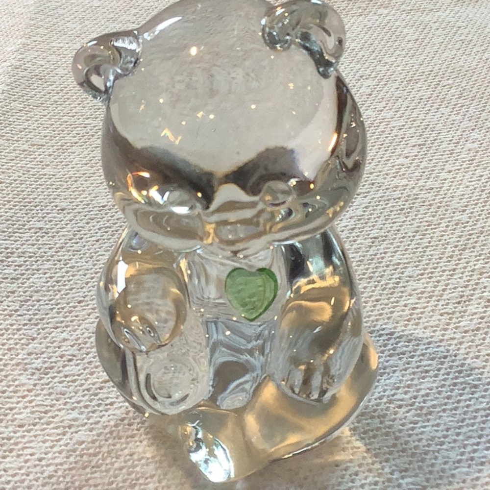 Fenton clear glass birthday bear, Peridot heart, August birthstone